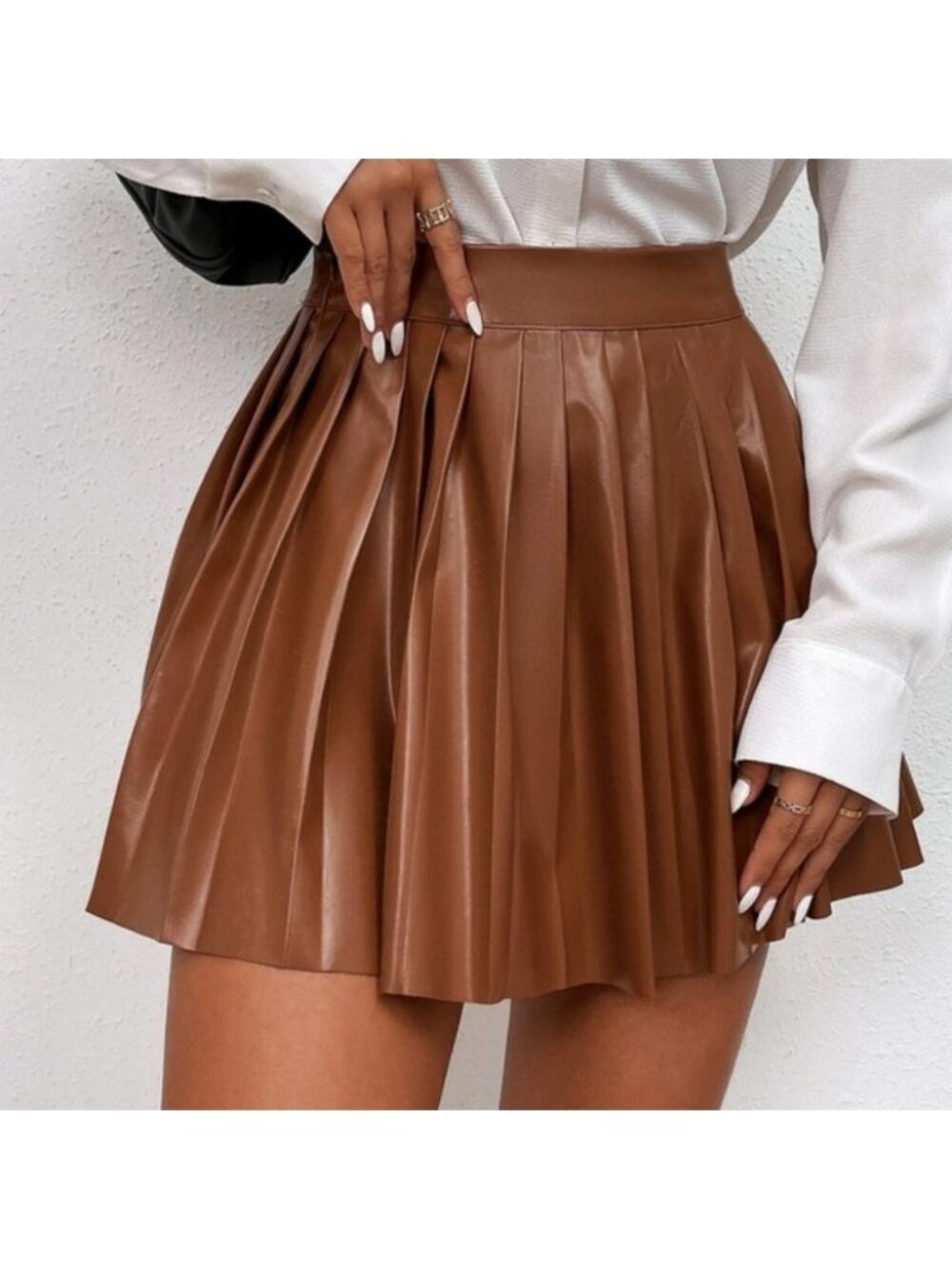Faux leather pleated mini brown skirt